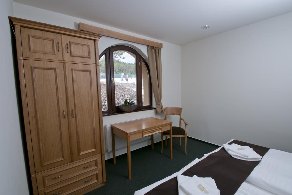 Hotel Resort Lovecka Basta Strakonice Kültér fotó