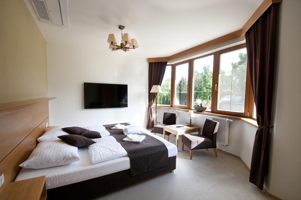 Hotel Resort Lovecka Basta Strakonice Kültér fotó